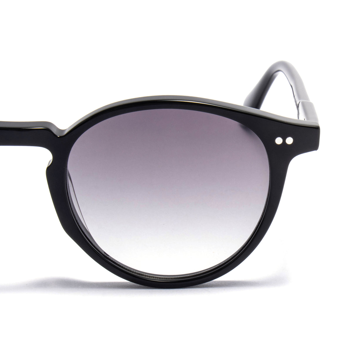 VEGA 01 sunglasses in Black / Smoke Gradient, image 7 of 8