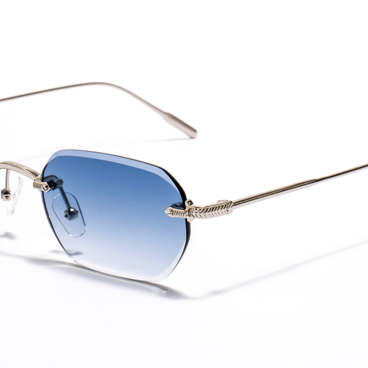 KAUS 01 — Silver / Blue Gradient