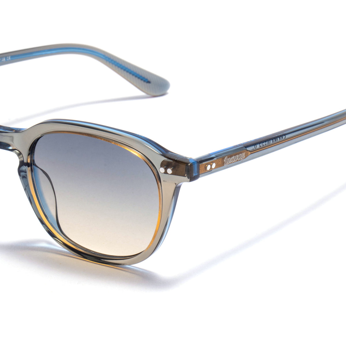 SIRIUS 01 — Champagne Crystal / Brown Smoke