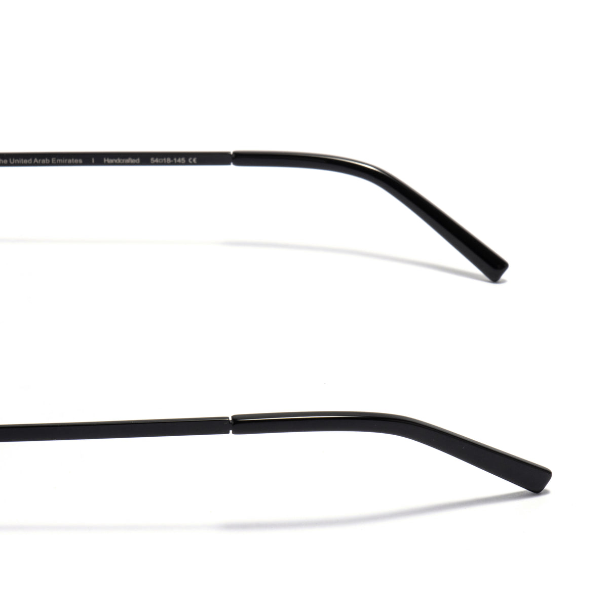 ALTAIR 01 — Black / Smoke