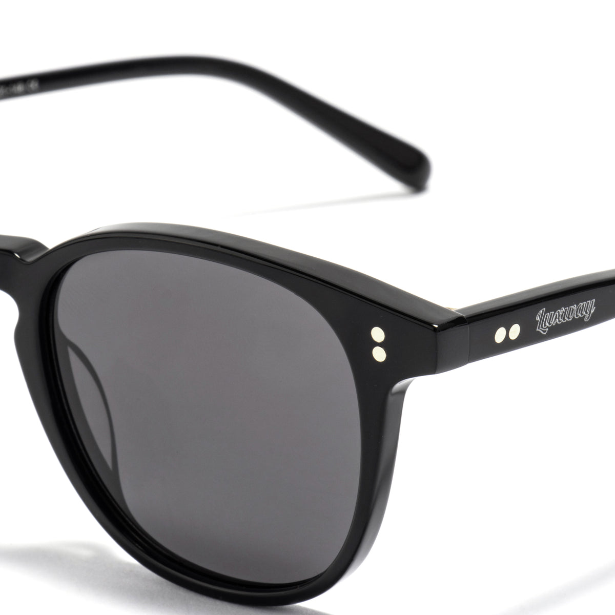 ALNILAM 01 — Black / Smoke