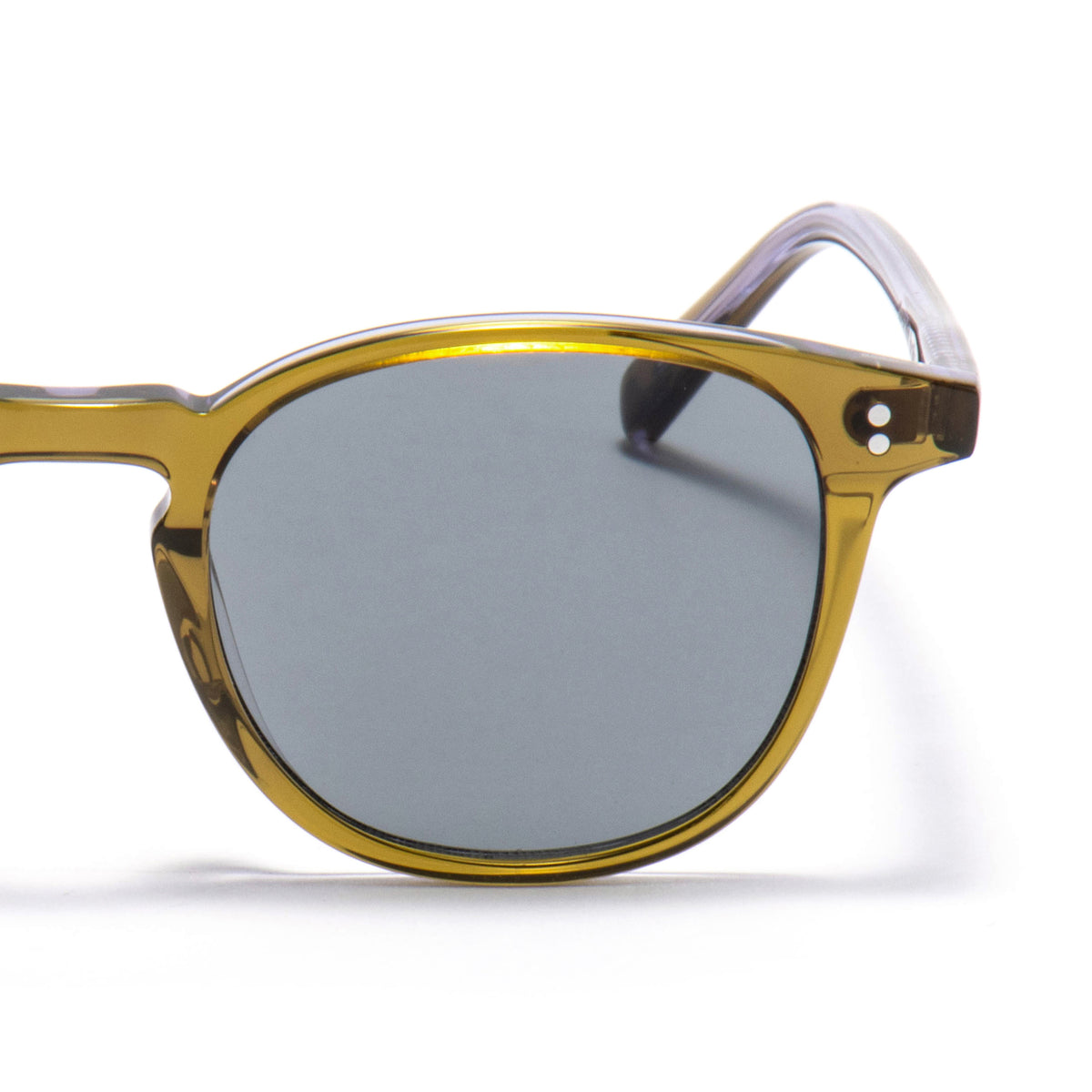 ALNILAM 01 — Olive Crystal / Smoke