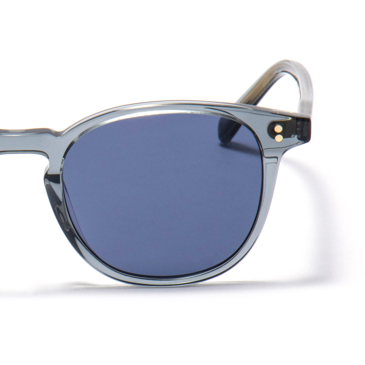 ALNILAM 01 — Smoke Crystal / Blue Smoke