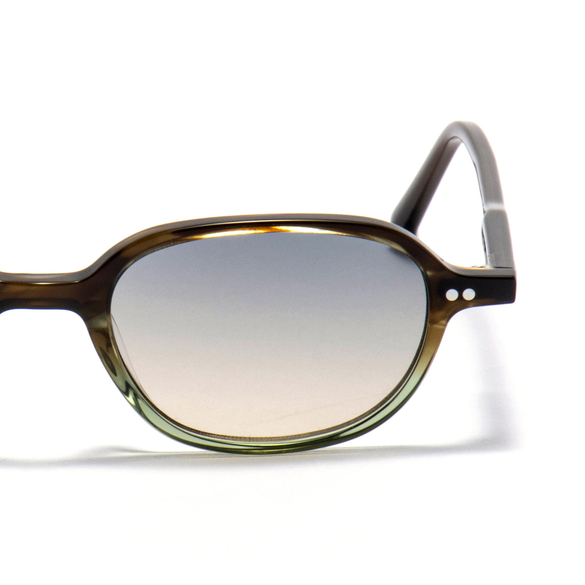 ALNAIR 02 sunglasses in Olive Crystal / Smoke Gradient, image 8 of 8